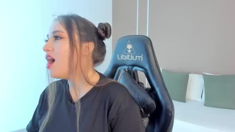 Snapshot of sophia_martinezz chatting on October 11, 12:36 pm S O P H I A online show from October 11, 12:36 pm