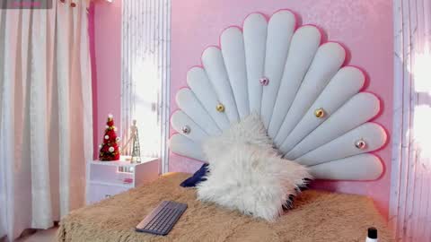 Snapshot of sophia_smith0 chatting on December 2, 8:55 pm sophia online show from December 2, 8:55 pm