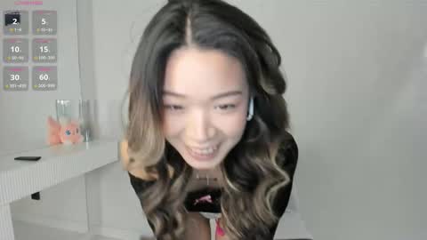 QUEEN OF SQUIRT online show from November 6, 11:55 am