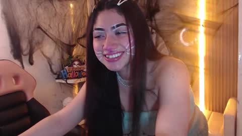 Snapshot of sophia_tf chatting on October 16, 1:56 pm Sophia online show from October 16, 1:56 pm