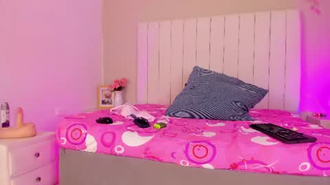 Snapshot of sophia_walkett chatting on June 23, 2:26 pm Michelle online show from June 23, 2:26 pm