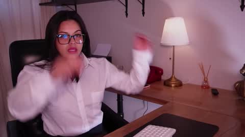 Snapshot of sophia_wilsonn_ chatting on September 23, 11:57 am Sofi online show from September 23, 11:57 am