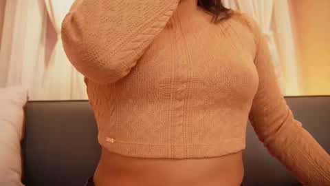 Snapshot of sophia_wilsonn_ chatting on October 10, 10:25 am Sofi online show from October 10, 10:25 am