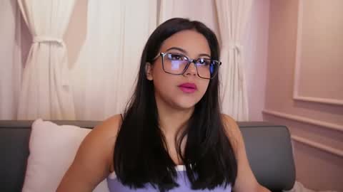 Snapshot of sophia_wilsonn_ chatting on October 16, 11:11 am Sofi online show from October 16, 11:11 am