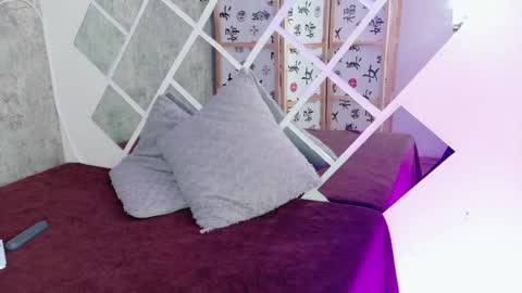 Sophie online show from May 6, 2:11 pm