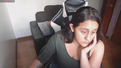 sophiaa_vega_ online show from May 3, 6:47 pm
