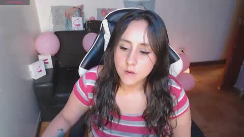 sophiaa_vega_ online show from May 7, 6:57 pm