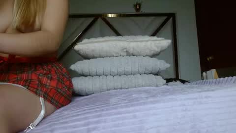 SophiaLee online show from January 17, 12:48 am