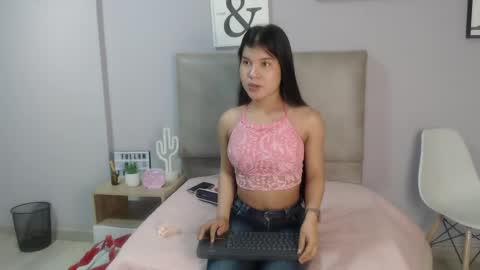 Sophia Bedford online show from April 27, 1:31 pm