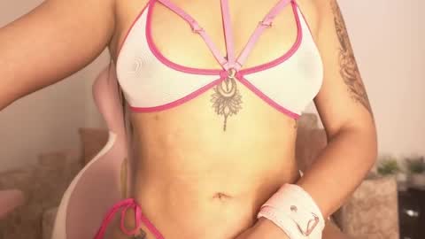 sophiacolemann online show from May 18, 4:07 am