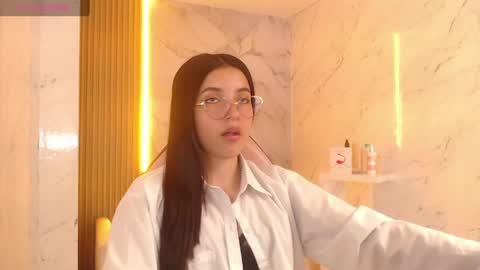sophiadoll_tf online show from May 7, 1:16 pm