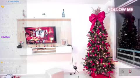 Snapshot of sophiamoon99 chatting on January 1, 4:39 am Im Sophia Model Independent Enjoy My videos here when Im Offline online show from January 1, 4:39 am