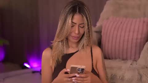 Snapshot of sophiapotts chatting on June 23, 2:31 am Sophie online show from June 23, 2:31 am