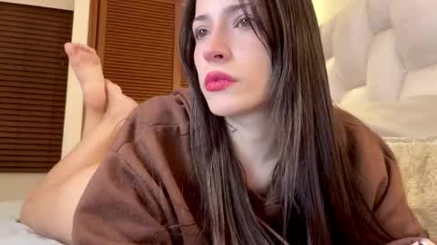 sophiarommie online show from March 5, 5:14 am