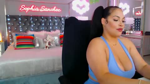 Snapshot of sophiasanchezxxx chatting on April 28, 2:27 am sophiasanchezxxx online show from April 28, 2:27 am