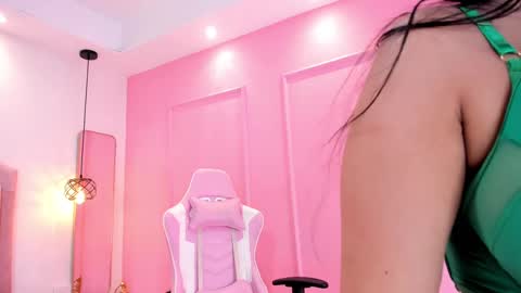Snapshot of sophiawhite__ chatting on February 28, 7:46 pm SOPHIA online show from February 28, 7:46 pm