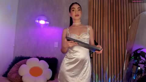 Snapshot of sophidavis chatting on April 21, 2:51 am Sophi online show from April 21, 2:51 am