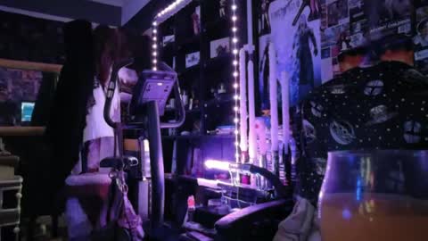 Snapshot of sophie198013 chatting on June 21, 11:29 pm Sophie Satin1980 online show from June 21, 11:29 pm