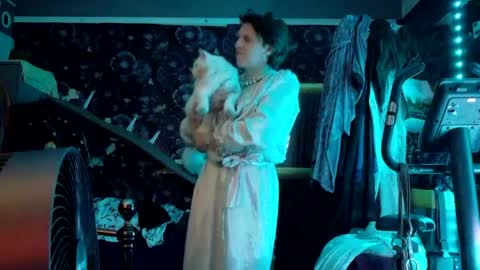 Snapshot of sophie198013 chatting on June 24, 2:43 am Sophie Satin1980 online show from June 24, 2:43 am
