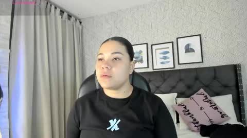 Snapshot of sophie__blare chatting on May 4, 6:59 pm sophie__blare online show from May 4, 6:59 pm