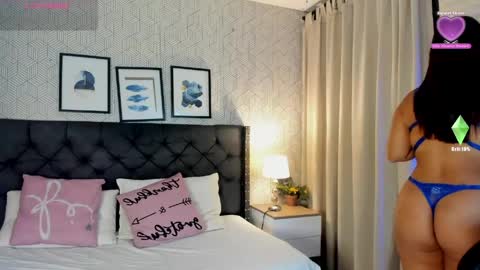 Snapshot of sophie__blare chatting on May 16, 5:34 pm sophie__blare online show from May 16, 5:34 pm