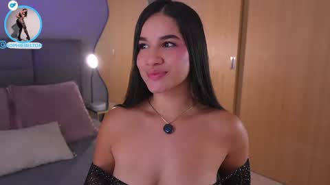 Snapshot of sophie_belton chatting on February 28, 7:04 pm sofia online show from February 28, 7:04 pm