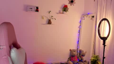 sophie doll online show from January 8, 9:55 pm
