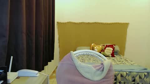 Sophie Fantasys online show from January 15, 2:27 am