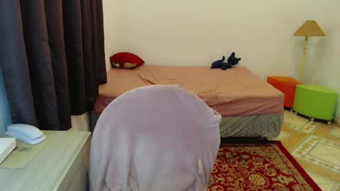 Sophie Fantasys online show from May 12, 5:32 pm