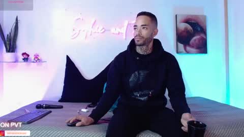 SOPHIE - FOXX online show from May 7, 11:59 am