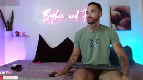 SOPHIE - FOXX online show from May 13, 12:02 pm