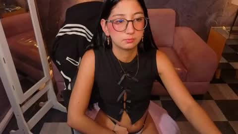 sophie_jones_b online show from May 8, 1:38 pm