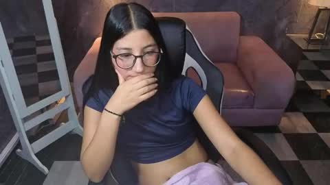 sophie_jones_b online show from May 14, 2:46 pm