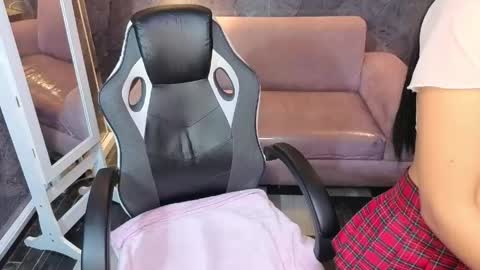 sophie_jones_b online show from May 15, 12:45 pm
