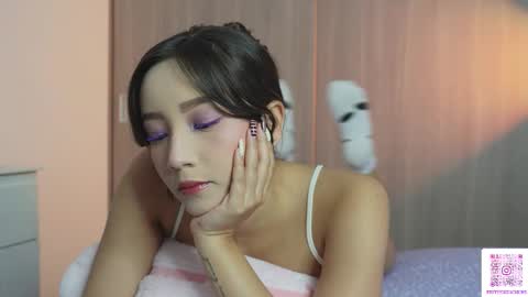 Snapshot of sophie_lii chatting on March 8, 10:57 pm Sophie or Sof online show from March 8, 10:57 pm