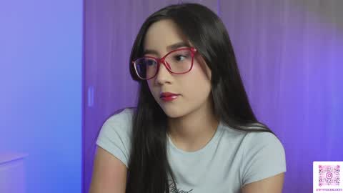 Snapshot of sophie_lii chatting on March 31, 10:54 pm Sophie or Sof online show from March 31, 10:54 pm