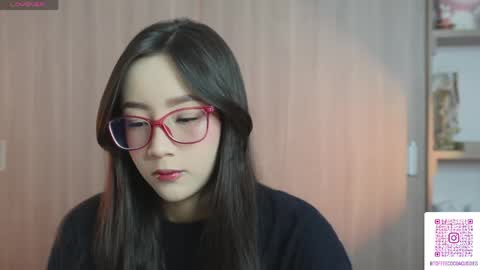 Snapshot of sophie_lii chatting on April 21, 8:44 pm Sophie or Sof online show from April 21, 8:44 pm