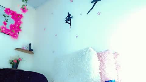 sophie_miaa online show from December 28, 5:46 pm