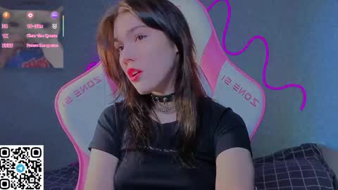 sophie_nomenal_ online show from April 22, 3:13 pm