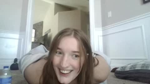 Snapshot of sophiebateman chatting on February 18, 5:21 pm Sophie Bateman online show from February 18, 5:21 pm