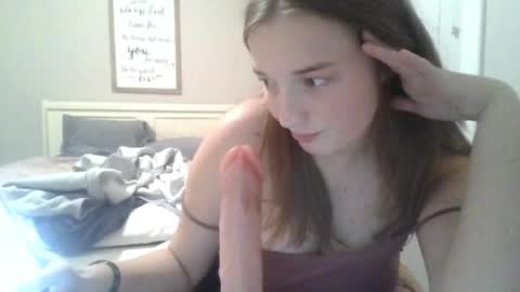 Snapshot of sophiebateman chatting on February 19, 4:12 am Sophie Bateman online show from February 19, 4:12 am