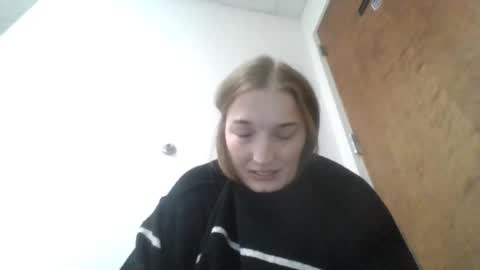 Snapshot of sophiebateman chatting on February 22, 6:30 pm Sophie Bateman online show from February 22, 6:30 pm