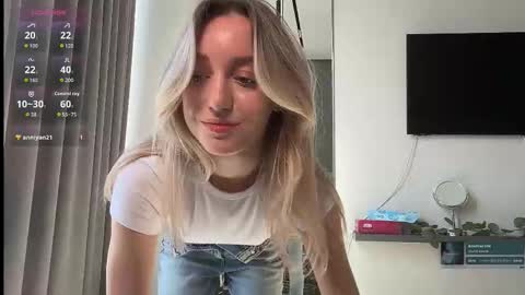 sophiebelll online show from October 25, 10:12 am