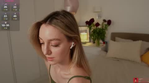 Snapshot of sophiebelll chatting on May 27, 10:56 am sophiebelll online show from May 27, 10:56 am