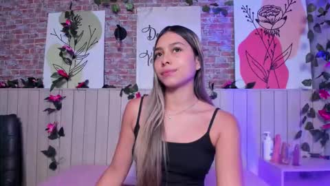 Sophie online show from March 13, 1:29 pm