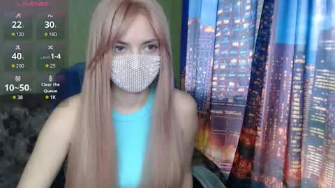 Sophie online show from March 25, 9:04 am