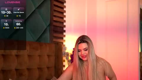 Snapshot of sophieboobsx chatting on February 11, 1:20 pm Sophie online show from February 11, 1:20 pm