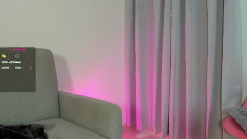 sophie  online show from July 19, 7:39 pm