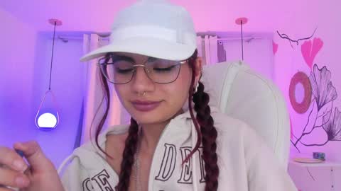 Snapshot of sophiecherry_ chatting on January 31, 10:20 am Sophie IG sophiecherry es online show from January 31, 10:20 am