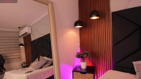 Snapshot of sophiecollins_1 chatting on October 28, 11:47 am Sophie online show from October 28, 11:47 am